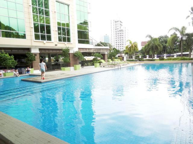 Comfysuites At Padget Place Near Ayala Mall Tabok Exterior photo